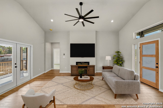 Image 7 of 46 For 23048 Hilltop Peaks