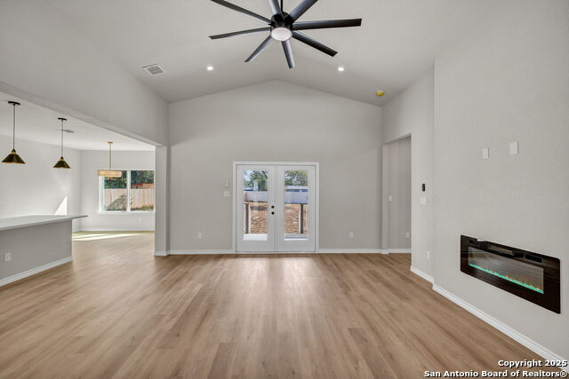 Image 9 of 46 For 23048 Hilltop Peaks