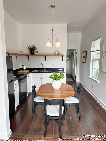 Image 4 of 5 For 2419 Presa Street S 101