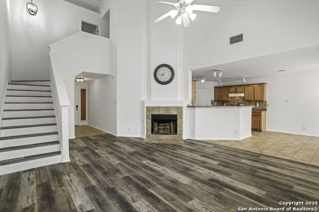 Image 7 of 28 For 732 Caravel  