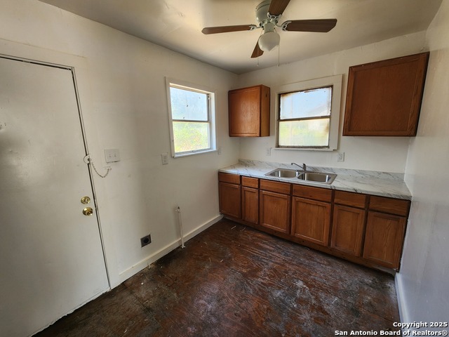 Listing photo id 1 for 1225 Gevers