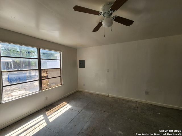 Listing photo id 3 for 1225 Gevers