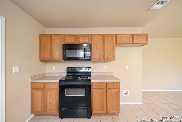 Image 12 of 26 For 280 Rosalie Dr B (right)