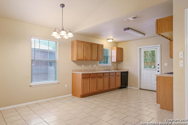 Image 15 of 26 For 280 Rosalie Dr B (right)