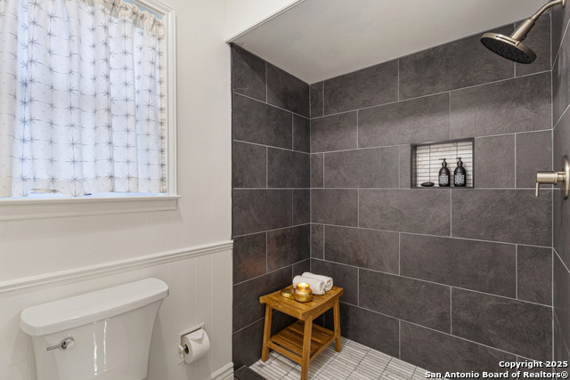 Listing photo id 15 for 8433 Oak Thicket