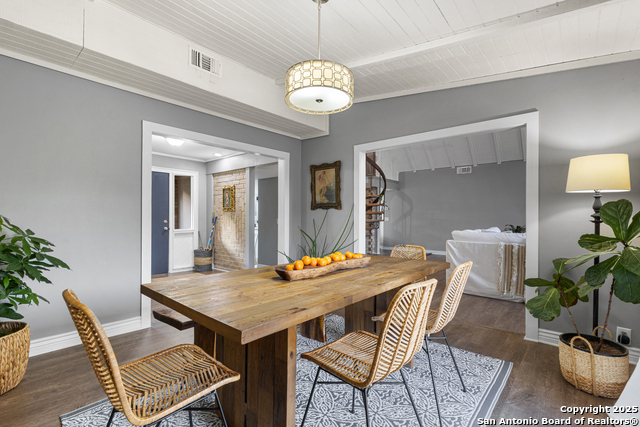 Listing photo id 3 for 8433 Oak Thicket