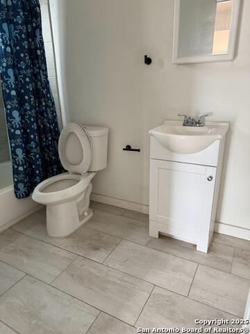 Image 3 of 10 For 2419 Presa Street S 102