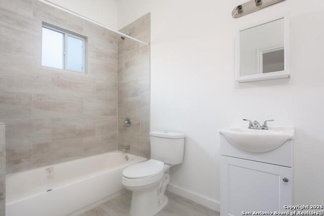 Image 5 of 10 For 2419 Presa Street S 102
