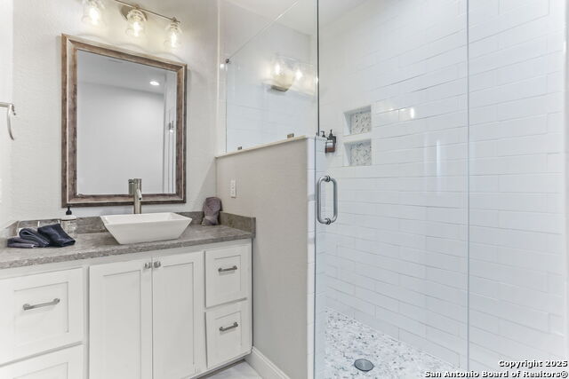 Image 14 of 36 For 335 Helena St