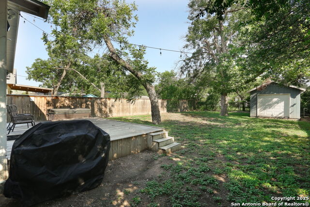 Image 21 of 36 For 335 Helena St