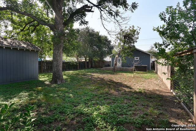 Image 24 of 36 For 335 Helena St