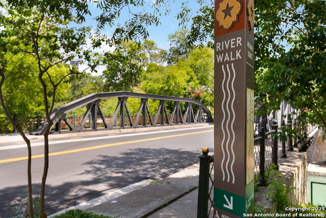 Image 25 of 36 For 335 Helena St