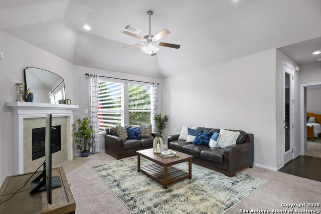 Image 21 of 42 For 125 Cimarron Creek