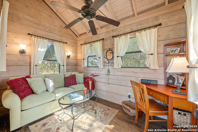 Image 25 of 43 For 46 Lewis