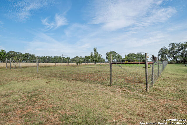 Image 33 of 43 For 46 Lewis