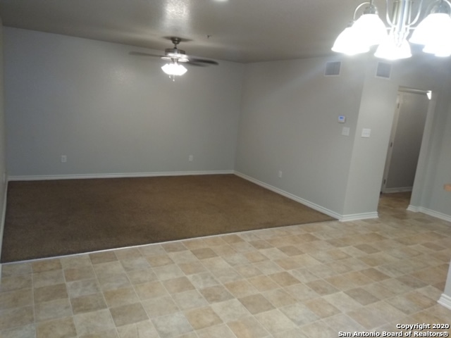 Image 12 of 34 For 112 Lone Oak  D102