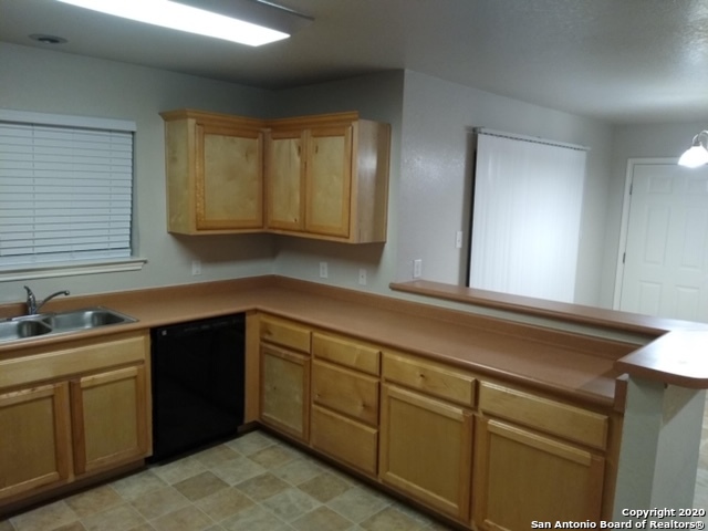 Image 16 of 34 For 112 Lone Oak  D102