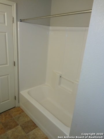 Image 24 of 34 For 112 Lone Oak  D102