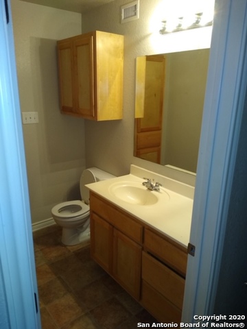 Image 30 of 34 For 112 Lone Oak  D102