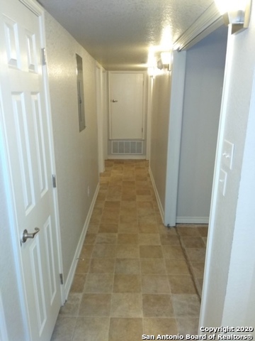 Image 31 of 34 For 112 Lone Oak  D102