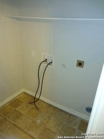 Image 32 of 34 For 112 Lone Oak  D102