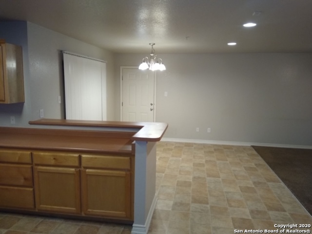 Image 6 of 34 For 112 Lone Oak  D102