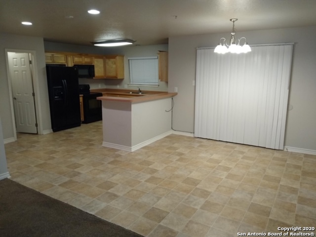 Image 9 of 34 For 112 Lone Oak  D102