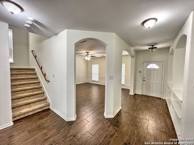 Listing photo id 2 for 8711 Sandia Circle