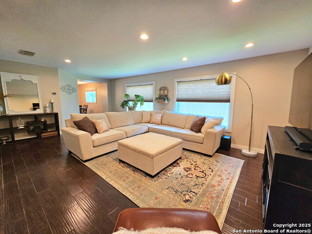 Image 3 of 22 For 6323 Regency Ct