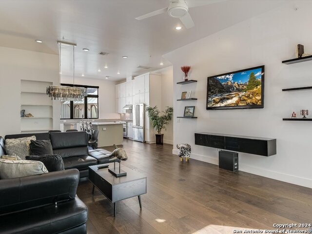 Image 5 of 25 For 1226 Presa St S 105