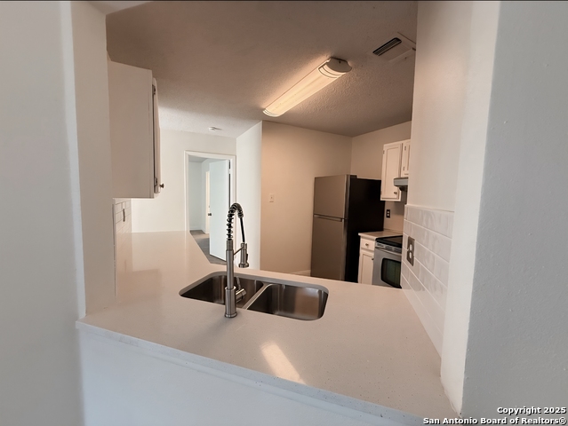 Listing photo id 3 for 8410 Forest Ridge
