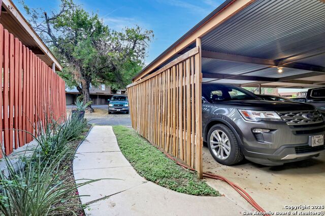 Image 28 of 29 For 12010 Ashrock