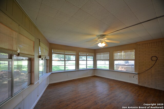 Image 38 of 53 For 416 Valley