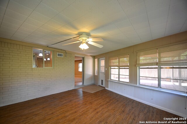 Image 40 of 53 For 416 Valley