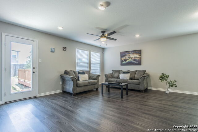 Image 30 of 36 For 7920 Broussard