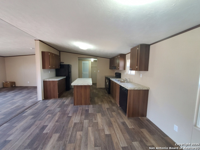 Image 4 of 11 For 61 Post Oak A