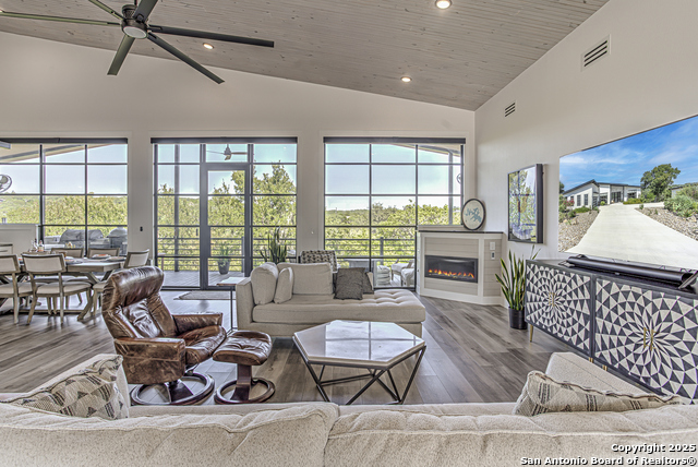 Image 22 of 35 For 2705 Campestres