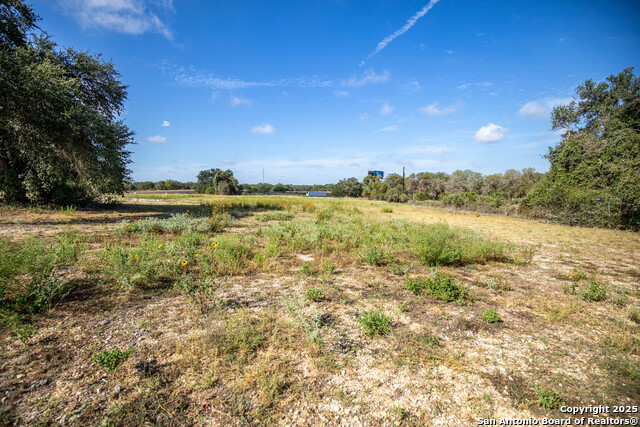 Listing photo id 10 for 23383 Mathis