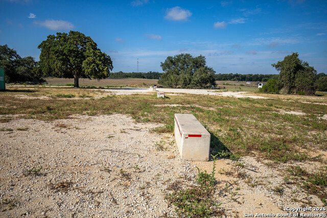 Listing photo id 15 for 23383 Mathis