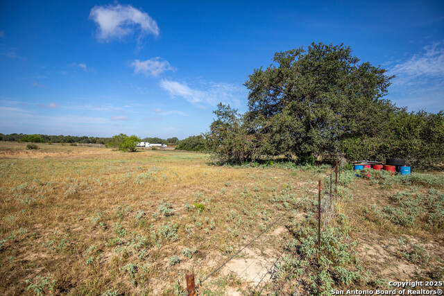 Listing photo id 21 for 23383 Mathis