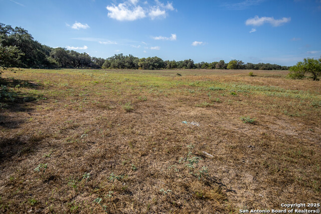 Listing photo id 26 for 23383 Mathis