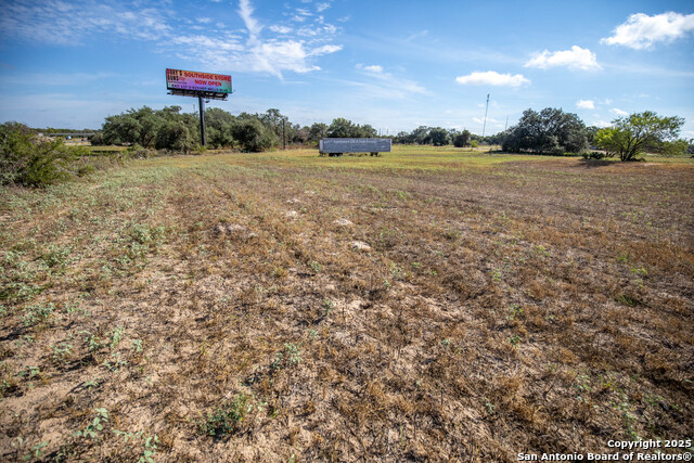 Listing photo id 28 for 23383 Mathis