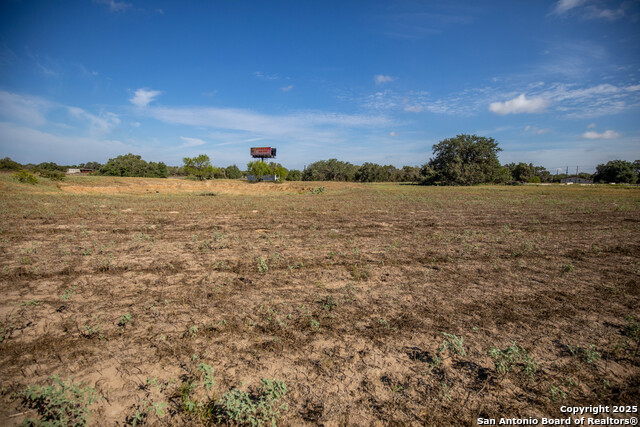 Listing photo id 43 for 23383 Mathis