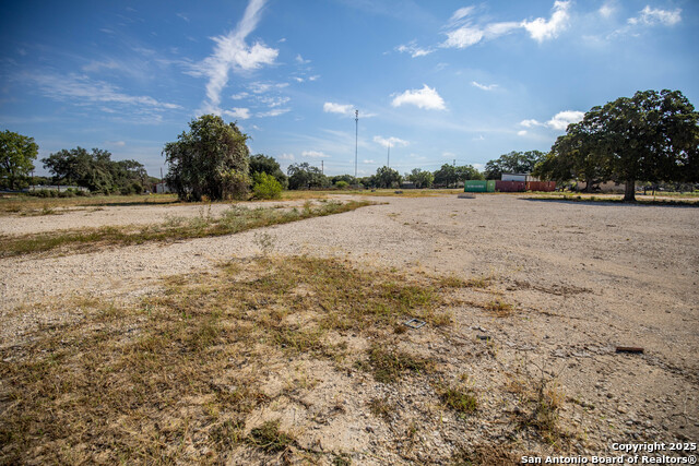 Listing photo id 45 for 23383 Mathis