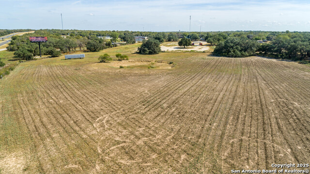 Listing photo id 6 for 23383 Mathis