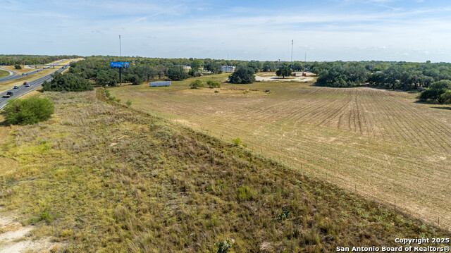 Listing photo id 7 for 23383 Mathis