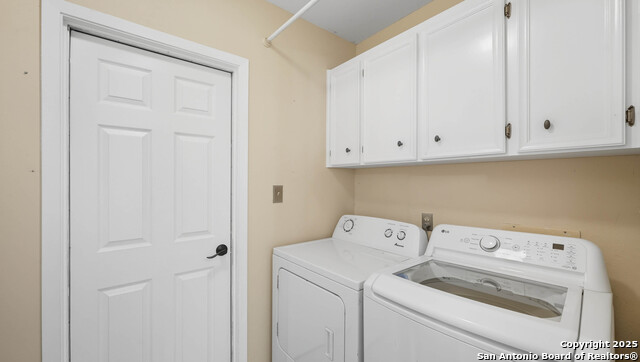 Image 18 of 52 For 530 Oakwood Blvd.