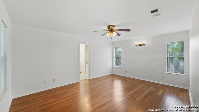 Image 35 of 52 For 530 Oakwood Blvd.