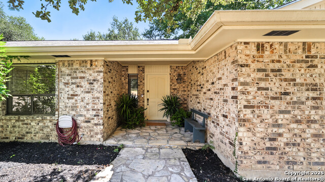 Image 4 of 52 For 530 Oakwood Blvd.