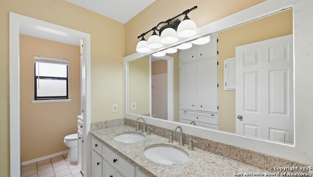 Image 47 of 52 For 530 Oakwood Blvd.